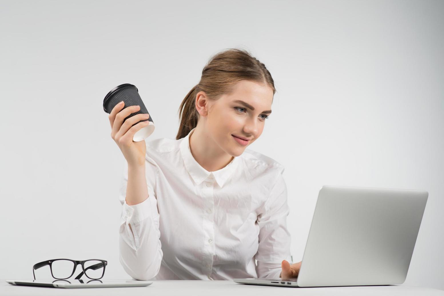 Ambiente di lavoro oravelyntiqo beauty styling